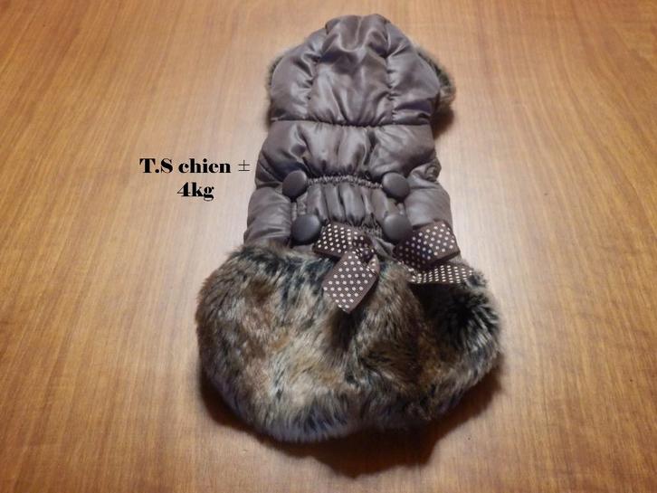 (33)- manteau petit chien t.s marron - chic dog -, Dieren en Toebehoren, Hondenkleding, Zo goed als nieuw, Hondenjas, Ophalen of Verzenden