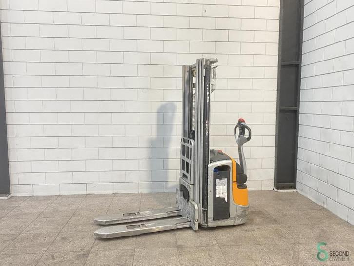 Stapelaars Elektrisch Still EXV14 2015, Zakelijke goederen, Machines en Bouw | Heftrucks en Intern transport, Stapelaar, Elektrisch