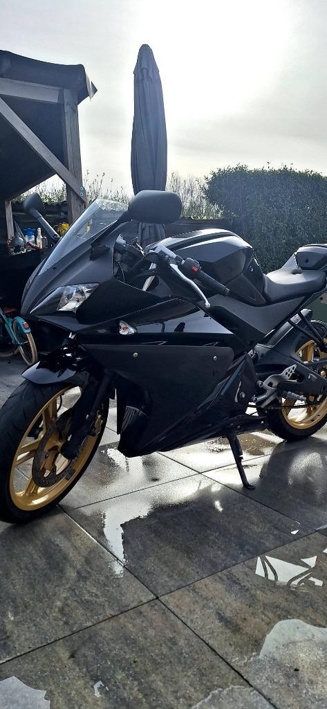 Yamaha yzf r125 van 2010 met lage km stand. 12141 km, Motoren, Motoren | Yamaha, Particulier, Overig, 11 kW of minder, Ophalen