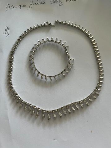 Ensemble en or blanc 18 carats 40,8 grammes beschikbaar voor biedingen