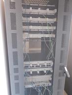 armoire rack serveur avec pare feu fortinet et switch, Informatique & Logiciels, Serveurs, Enlèvement, Comme neuf