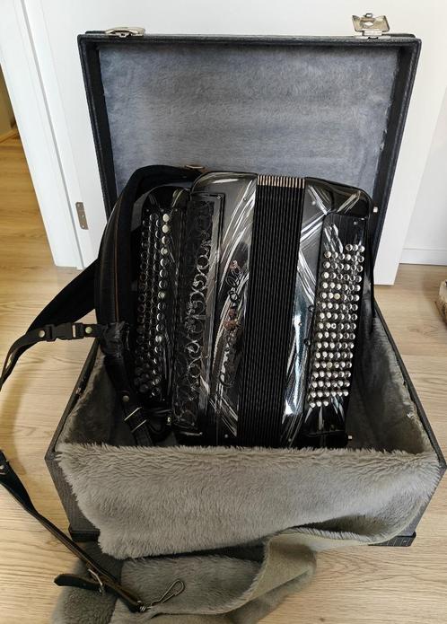 Cavagnolo Vedette 10 Bal Musette + MIDI (D01), Muziek en Instrumenten, Accordeons, Zo goed als nieuw, Knopaccordeon, 120-bas, Overige merken