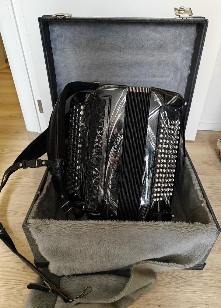 Cavagnolo Bal Musette + MIDI (D01), Muziek en Instrumenten, Accordeons, Zo goed als nieuw, Knopaccordeon, 120-bas, Overige merken