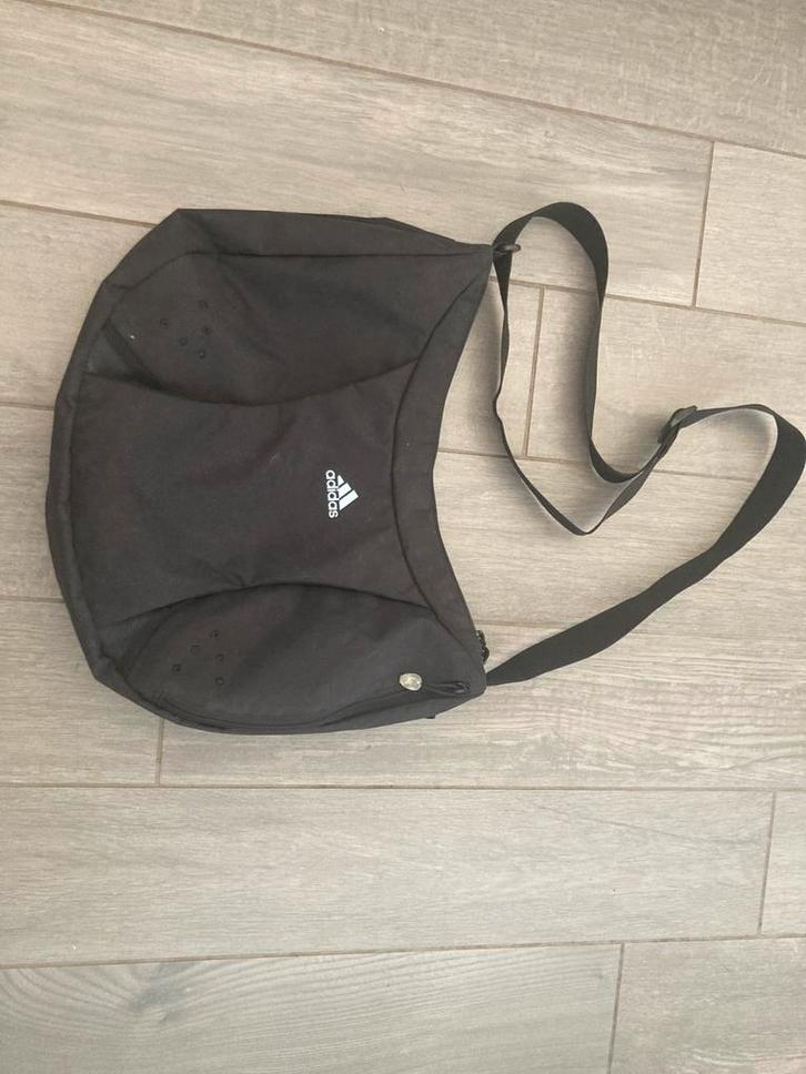 Zwemzak adidas, Handtassen en Accessoires, Tassen | Damestassen, Zo goed als nieuw, Ophalen