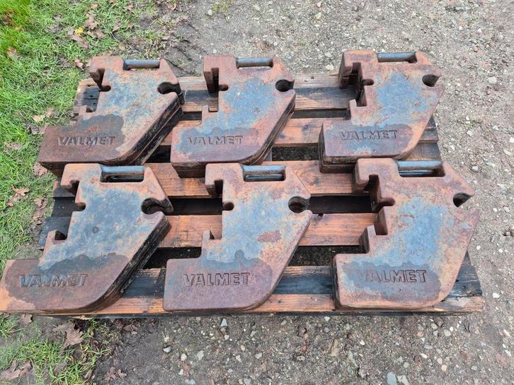 Masses avant Valmet 12x, Articles professionnels, Agriculture | Pièces | Pneus, Jantes & Essieux, Enlèvement ou Envoi