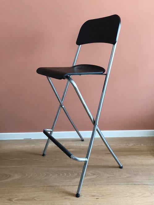 Chaise de bar ikea, Huis en Inrichting, Barkrukken, Gebruikt, Hout, Ophalen