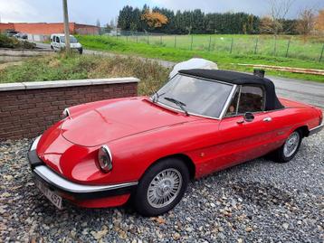 Alfa Roméo spider, Autos, Oldtimers & Ancêtres, Rouge, Boîte manuelle, 2 portes, Particulier