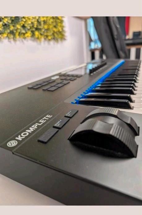 Prosq Music Oktober Deal Kontrole Komplete S49 €499, Muziek en Instrumenten, Midi-apparatuur, Ophalen of Verzenden
