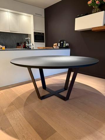 Ronde eikenfineer tafel XVL Home Interiors  beschikbaar voor biedingen