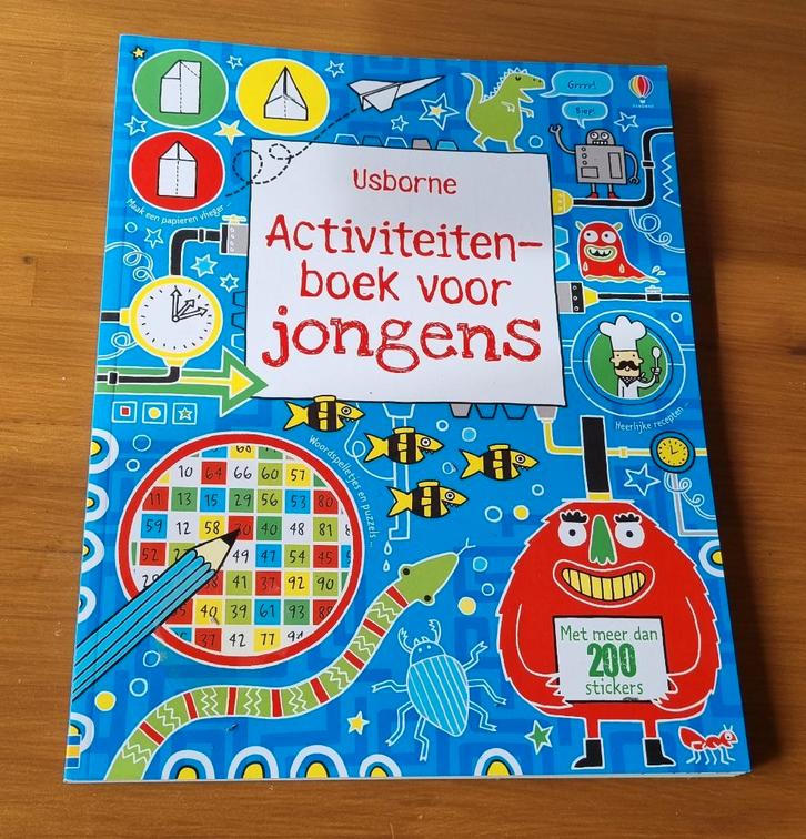 Activiteiten boek voor jongens Usborne, Boeken, Kinderboeken | Jeugd | 10 tot 12 jaar, Zo goed als nieuw, Ophalen of Verzenden