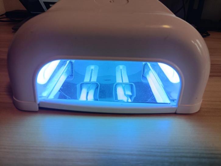 UV-lamp (2x), Elektronische apparatuur, Persoonlijke Verzorgingsapparatuur, Gebruikt, Hand- en Voetverzorging, Ophalen