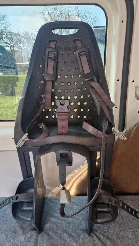 Thule Yepp Fietsstoeltje Achter, Fietsen en Brommers, Fietsaccessoires | Fietsstoeltjes, Voetsteuntjes, Ophalen