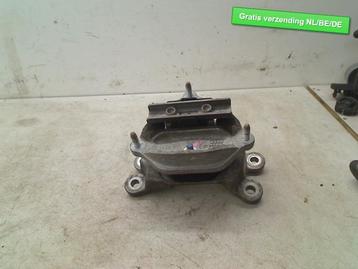 VERSNELLINGSBAKSTEUN ACHTER Audi A4 Avant (B8) (8K0399115T) beschikbaar voor biedingen