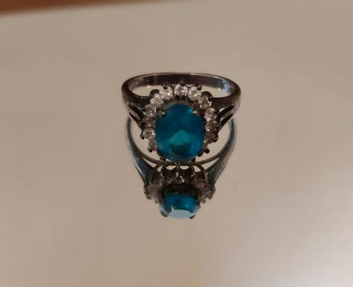 Zilveren ring met grote blauwe steen, Bijoux, Sacs & Beauté, Bagues, Comme neuf, Argent, Argent, Enlèvement