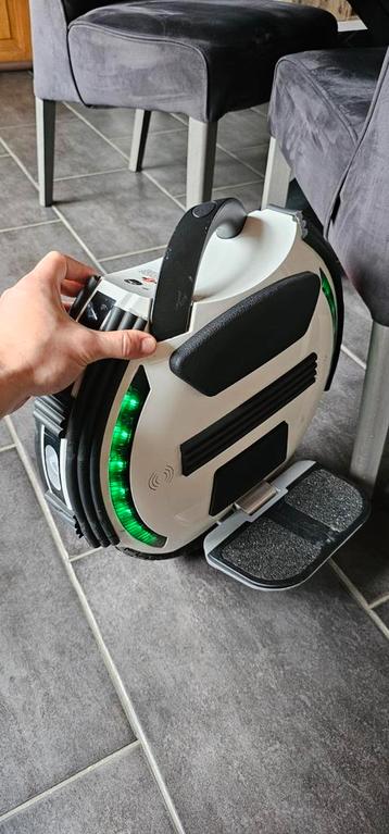 Gyroroue Kingsong KS-14M beschikbaar voor biedingen