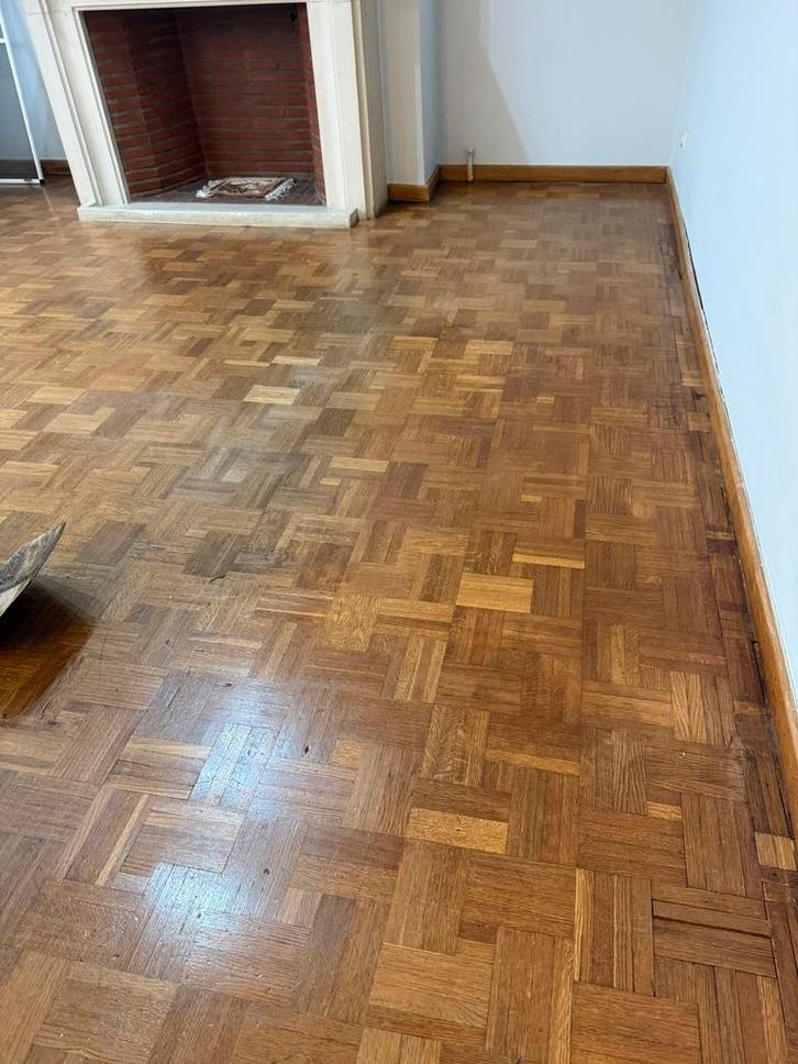 klassieke parketvloer in mozaïek massief eiken parket 100 m2, Doe-het-zelf en Bouw, Vloerdelen en Plavuizen, Zo goed als nieuw