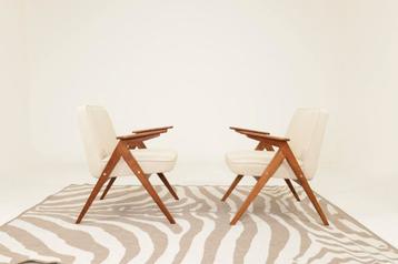 Vintage krullende beige en eikenhouten fauteuil rustieke etn beschikbaar voor biedingen