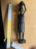 Statue africaine en bois sculptée à la main, Enlèvement ou Envoi