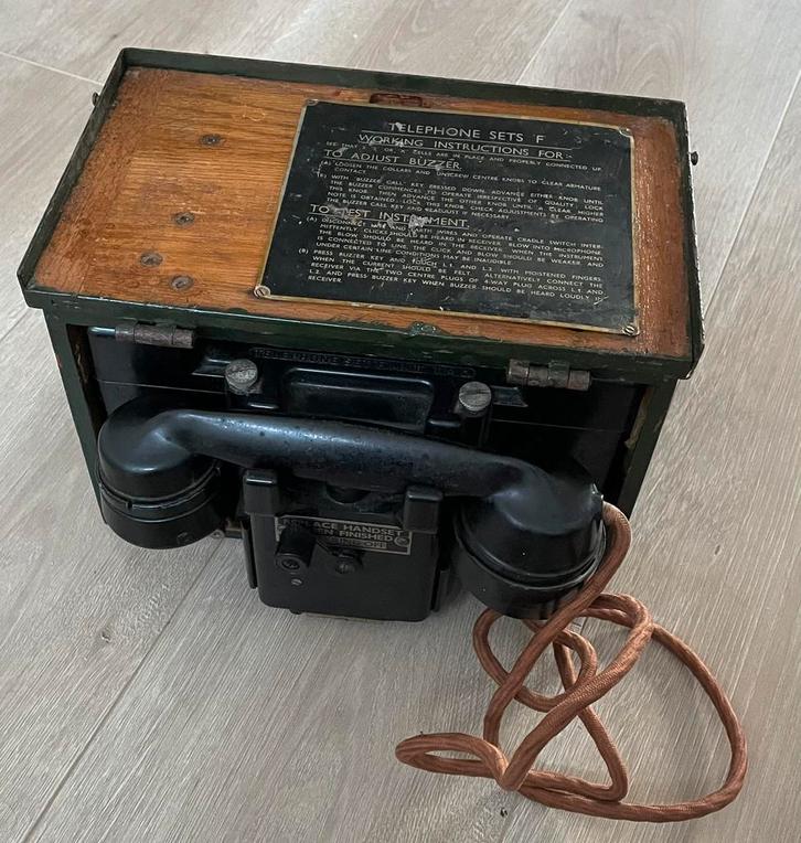 Britse telefoon F set Mk II met kistje, Verzamelen, Militaria | Tweede Wereldoorlog, Ophalen of Verzenden
