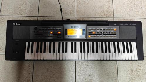 Roland E-09 Arranger Keyboard, Muziek en Instrumenten, Keyboards, Zo goed als nieuw, 61 toetsen, Roland, Aanslaggevoelig, Midi-aansluiting