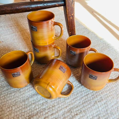 Vintage mugs Arcopal Volcan voor BP (18 beschikbaar), Antiquités & Art, Curiosités & Brocante, Enlèvement ou Envoi