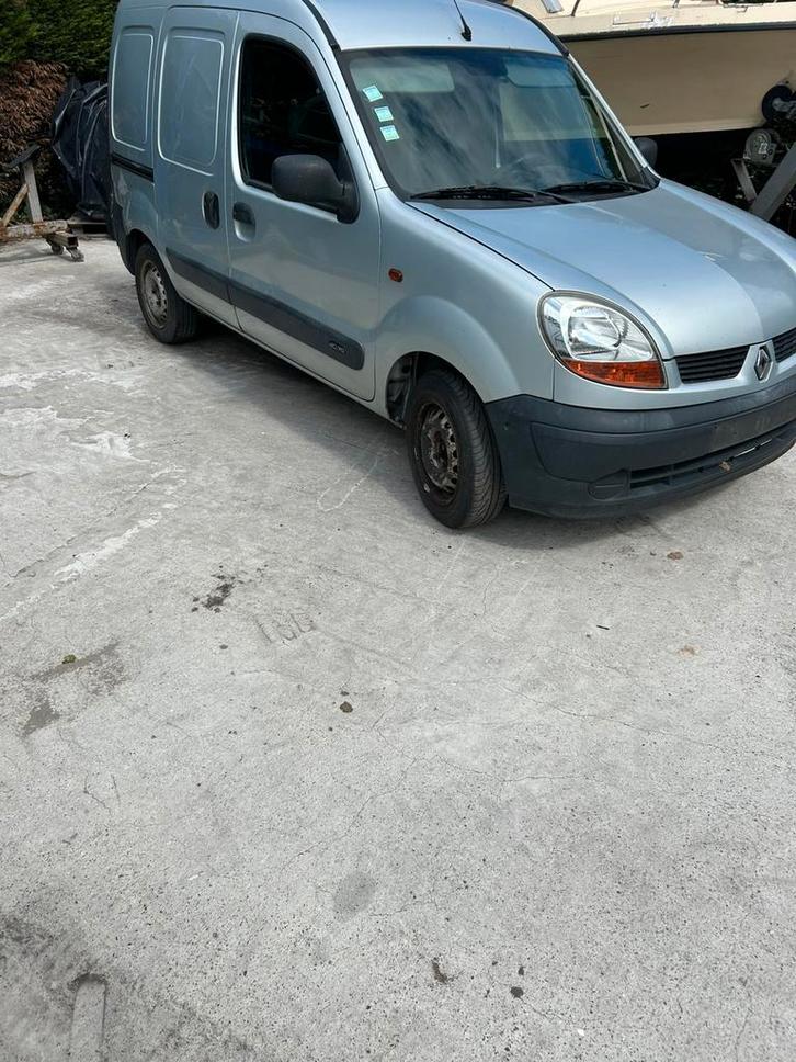 Renault kangoo 1.5 dci ( defect ), Auto's, Bestelwagens en Lichte vracht, Particulier, Renault, Diesel, Ophalen of Verzenden