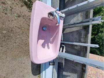 Bidet en Muurtegels  beschikbaar voor biedingen