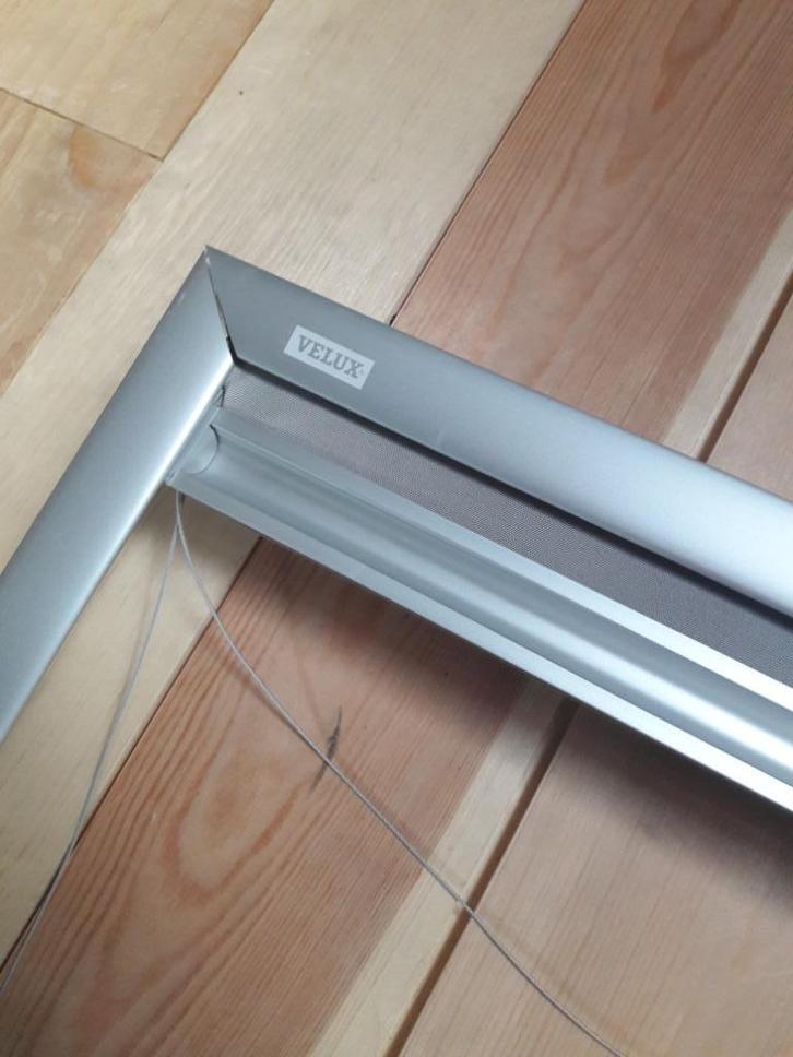 Velux DKL handmatig verduisteringsgordijn - grijs_98x134cm, Huis en Inrichting, Stoffering | Gordijnen en Lamellen, Gebruikt, Minder dan 100 cm