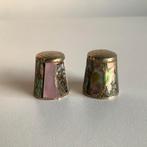 2 dés à coudre en ormeau et nacré, Enlèvement ou Envoi, Comme neuf, Autres matériaux