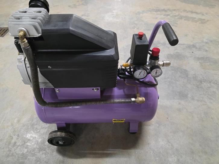 Compressor, Doe-het-zelf en Bouw, Compressors, Zo goed als nieuw, 6 tot 10 bar, Minder dan 25 liter, Geluidgedempt, Mobiel, Ophalen
