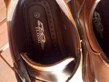 Donkerbruine herenschoenen maat 43 in nieuwe staat  beschikbaar voor biedingen