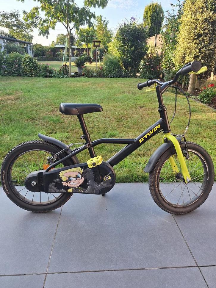 Jongsfiets 16” dark hero, decathlon, fiets, Fietsen en Brommers, Fietsen | Kinderfietsjes, Zo goed als nieuw, 16 tot 20 inch, Ophalen
