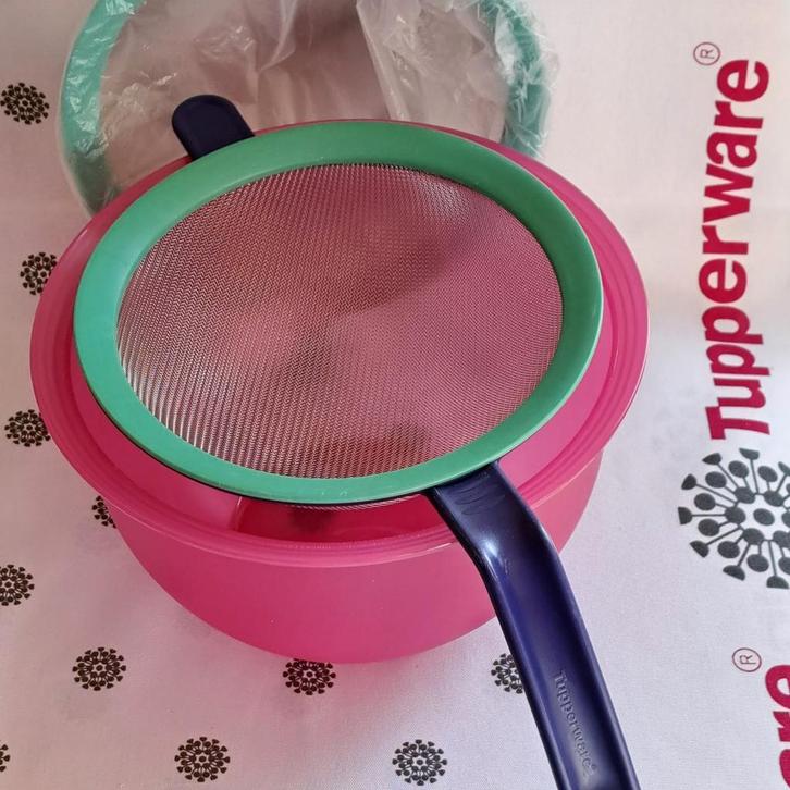 Tamis ultra fin Tupperware Nouveau, Maison & Meubles, Cuisine| Tupperware, Neuf, Bleu, Enlèvement ou Envoi