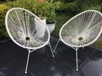 A vendre salon de jardin le fil d une chaise est cassé