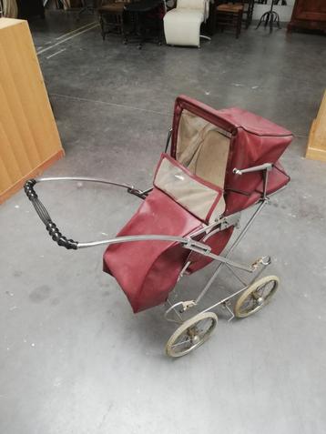 vintage antieke kinderwagen beschikbaar voor biedingen