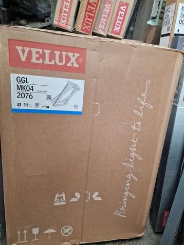 velux bois blanc NEUF GGL MK04 78x98 + raccord + option pose, Bricolage & Construction, Enlèvement, Neuf, Bois