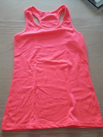 T-shirt  128 beschikbaar voor biedingen