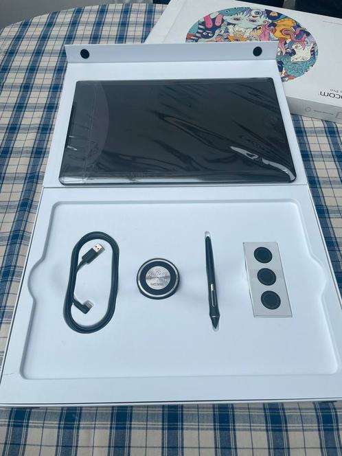 Wacom intuos pro large tekentablet, Computers en Software, Tekentablets, Gebruikt, Bedraad, Ophalen