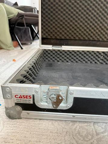 Cases flicht case disponible aux enchères