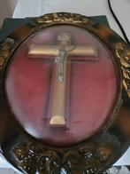 Kruisbeeld onder glas, Antiquités & Art, Antiquités | Objets religieux, Enlèvement ou Envoi