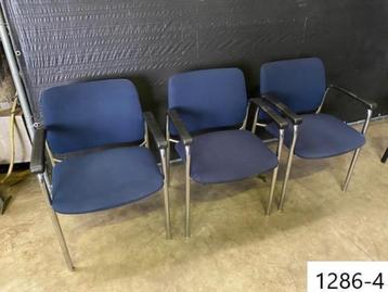 1284. Stoel / stapelbaar / diverse stoelen / bureaustoel