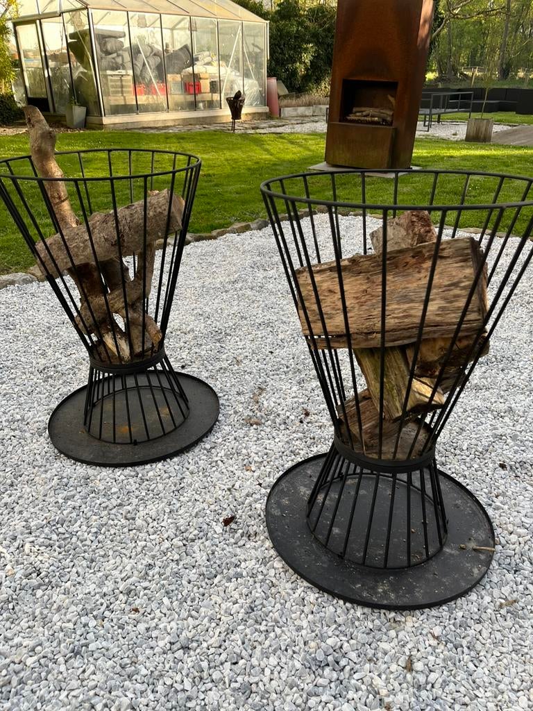 2x hoge vuurkorf met opvangplaat / assenplaat, Ophalen, Zo goed als nieuw, Vuurkorf