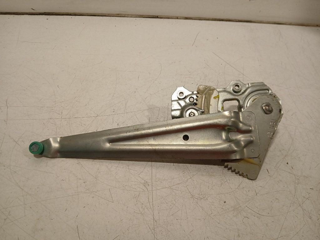 Raammechaniek rechts achter Suzuki Swift, Onderdelen@venauto.nl, Van der Ven Autorecycling B.V., Gebruikt, Ettenseweg 76, 4706 PB Roosendaal, The Netherlands