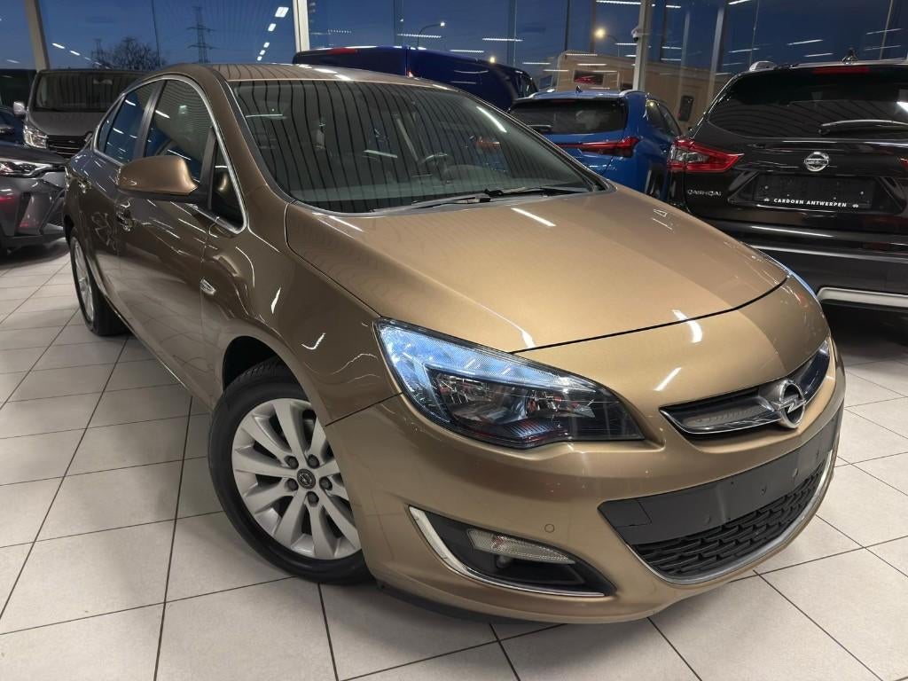 Opel Astra NotchBack 1.7D 81kW Euro 5, Cuir, Achat, Entreprise, Boîte manuelle