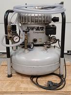 Extra stille compressor ( merk: jun air) perfect onderhouden, Doe-het-zelf en Bouw, Compressors, Ophalen, Gebruikt, 6 tot 10 bar