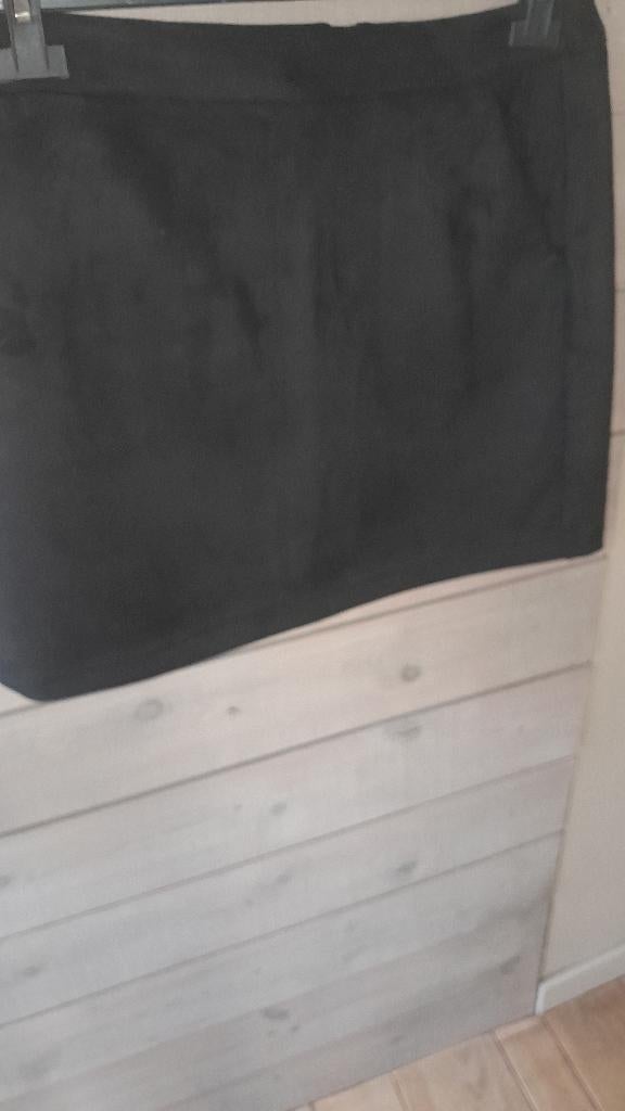 Zwarte Daim Rok, Kleding | Dames, Rokken, Ophalen of Verzenden, Zo goed als nieuw, Maat 42/44 (L)