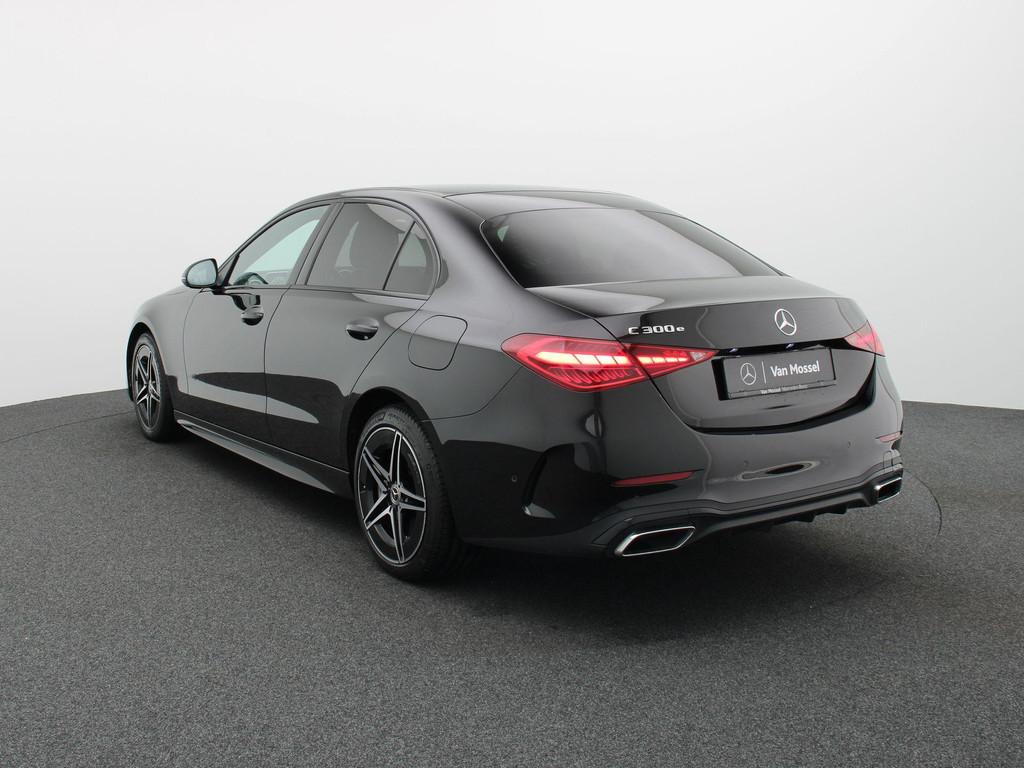 Mercedes-Benz C 300 e AMG Line Berline + CARPLAY + LED + CAM, Auto's, Automaat, 4 deurs, Zwart, 313 pk