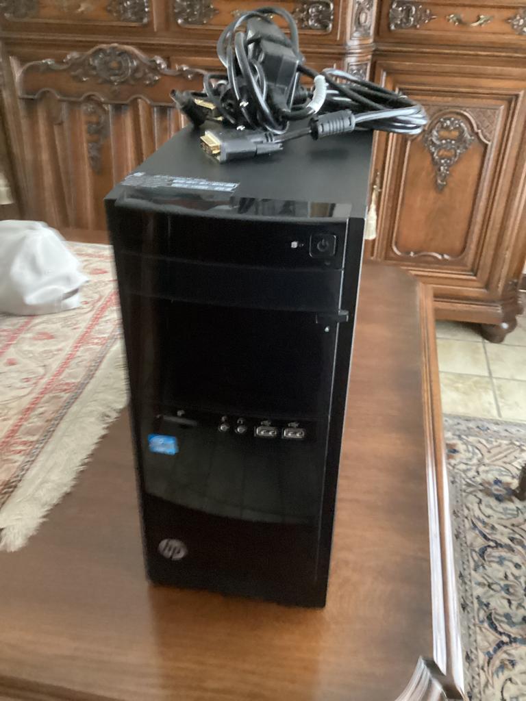 DESKTOP HP, toetsenbord en muis., Ophalen, Zo goed als nieuw