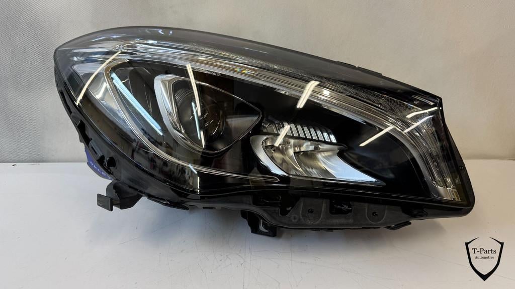 mercedes CLA koplamp rechts A1178206861 lamp, Auto-onderdelen, Gebruikt, Mercedes-Benz AG, Mercedes-Benz, Mercedesstrasse 120
70372  Stuttgart, DE