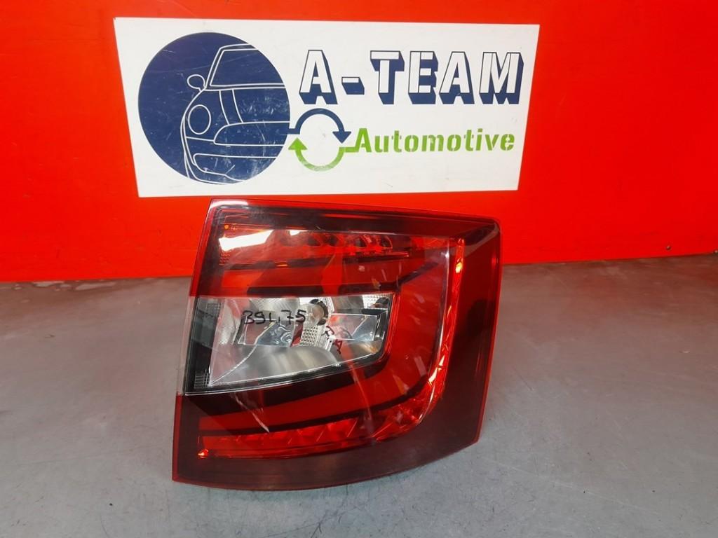 ACHTERLICHT RECHTS Skoda Octavia Combi (5EAC) (5E9945112B), Auto-onderdelen, Verlichting, Gebruikt, Skoda